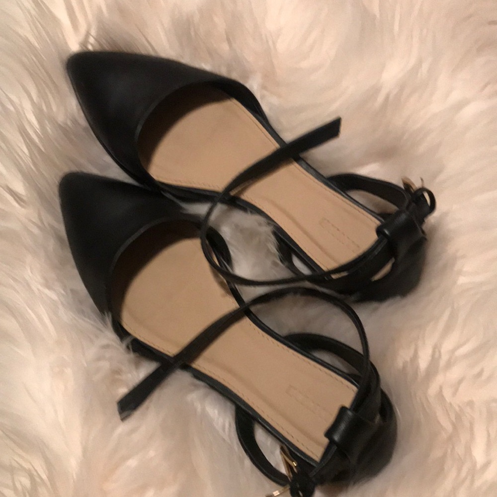 Size 7 black flats